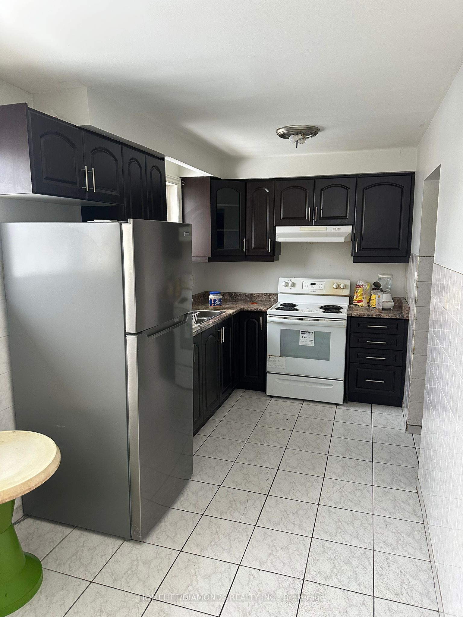 Additional image 3 of MAIN-3142 Purnell Court, Mississauga, ON, L4T 2J6