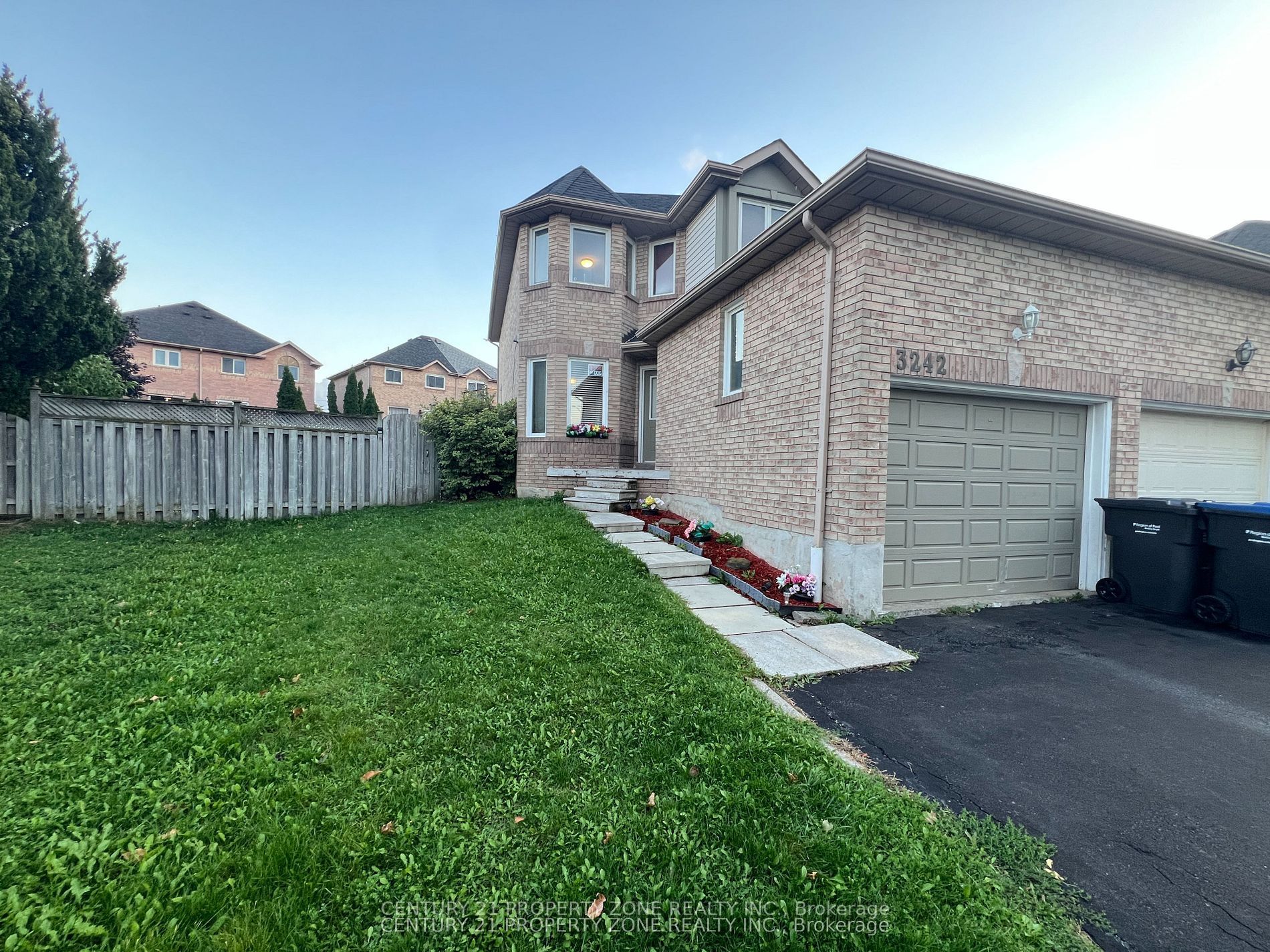 3242 Tortola Court, Mississauga, ON, L5N 7C4