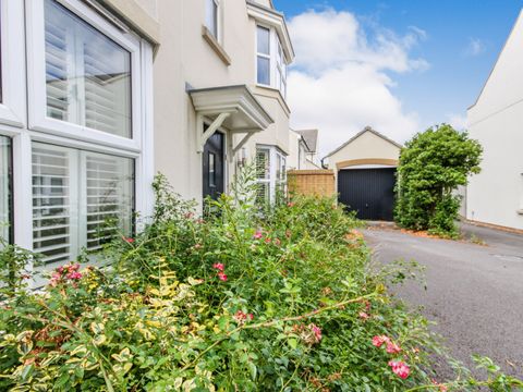 Oak Leaze, Patchway, Bristol, Gloucestershire BS34