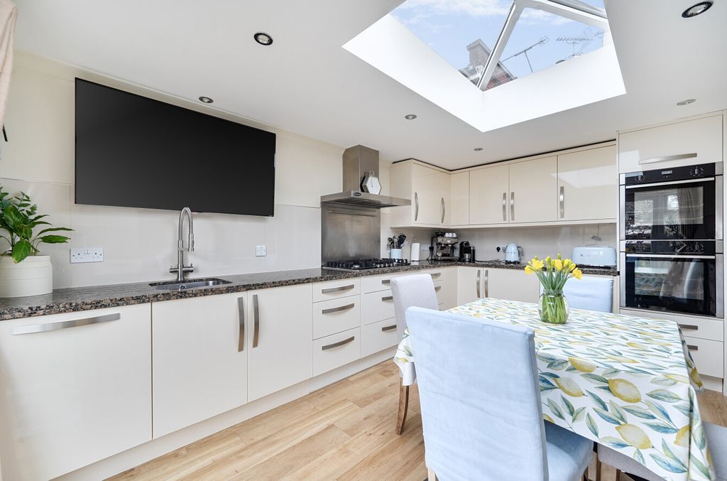 Additional image 9 of 4 bed semi-detached house for saleBinfield Road, Bracknell, Berkshire RG42