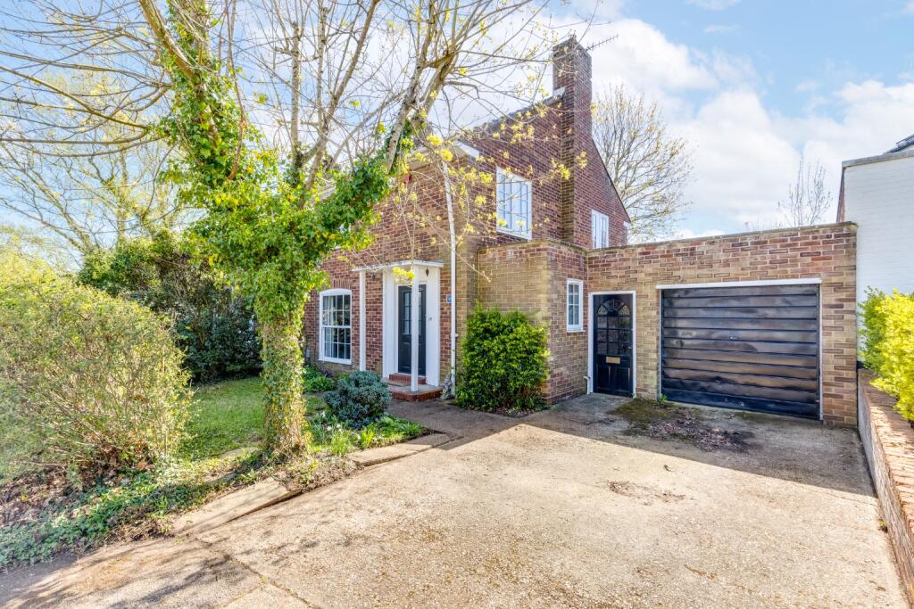 Digswell Park Road, Welwyn Garden City, Hertfordshire, AL8