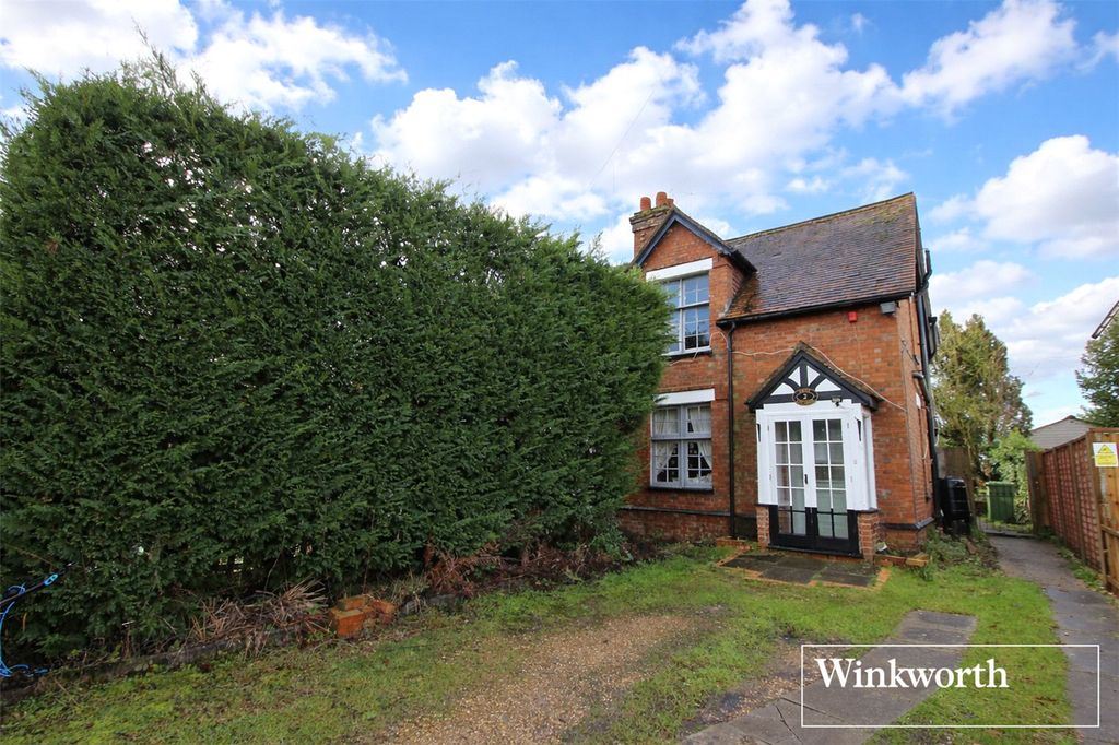 Additional image 15 of 3 bed semi-detached house for saleHogg Lane, Elstree, Borehamwood, Hertfordshire WD6