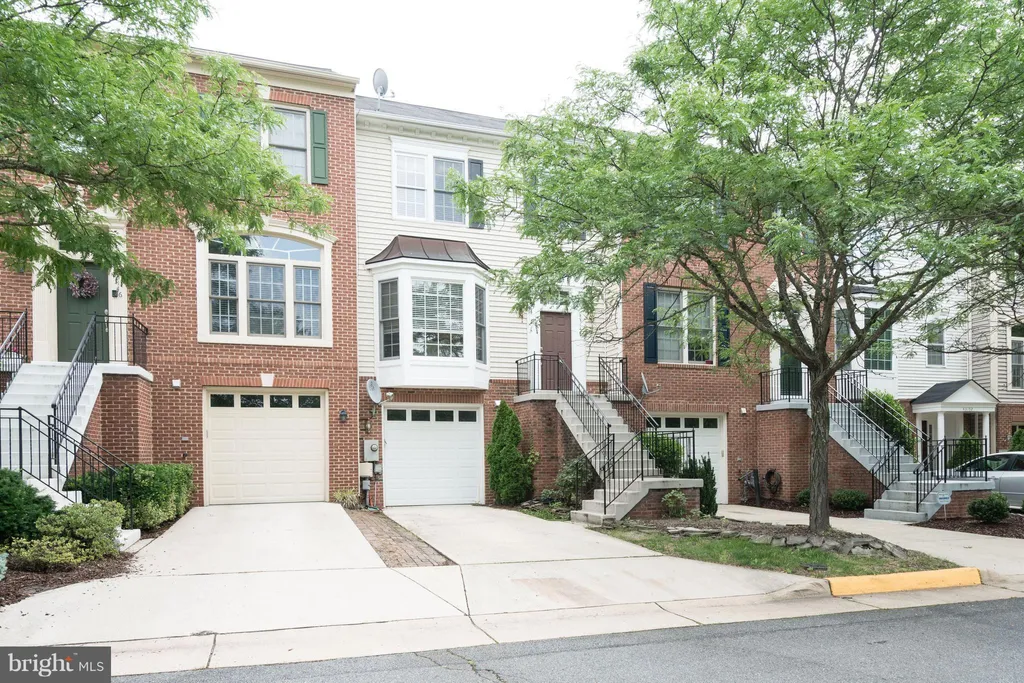 43148 Katama Square, Chantilly, VA 20152