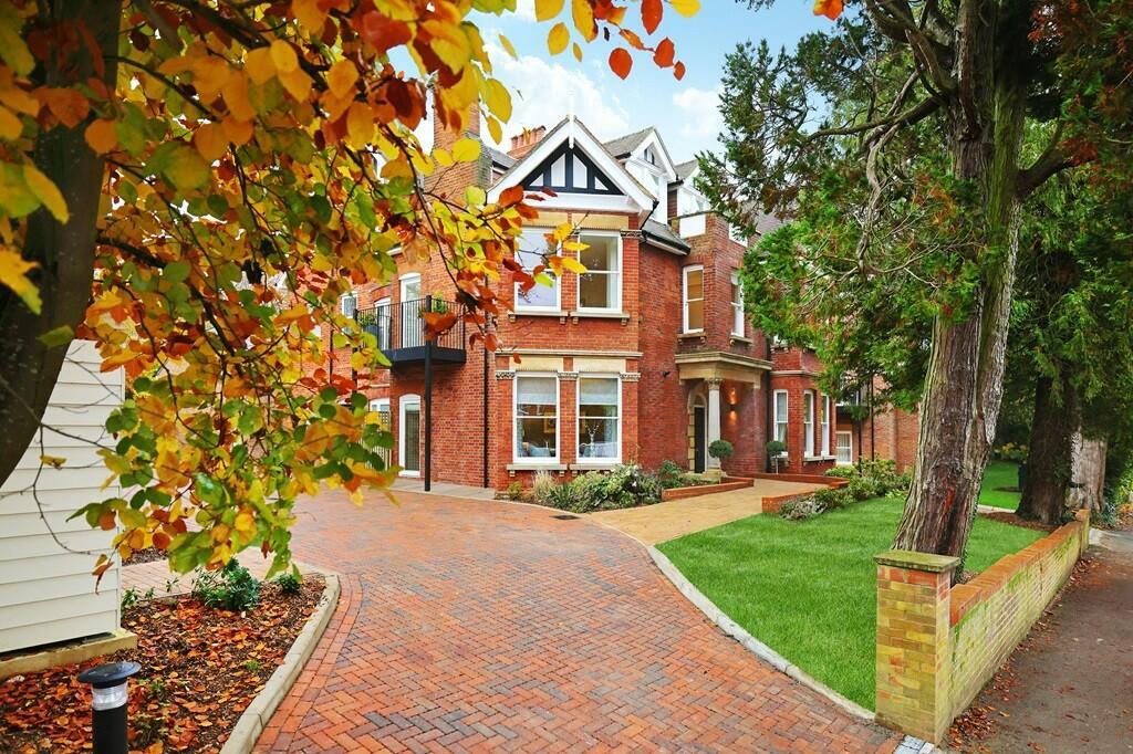 Salisbury Avenue,
Harpenden,
Hertfordshire,
AL5 2QF