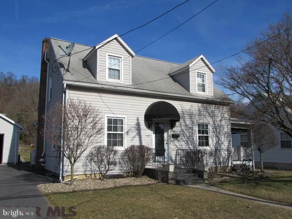 1121 W 4th Street, Lewistown, PA 17044