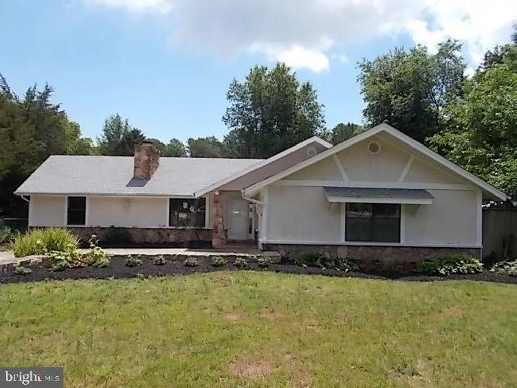 32 Laurel Lane, Tuckerton, NJ 08087