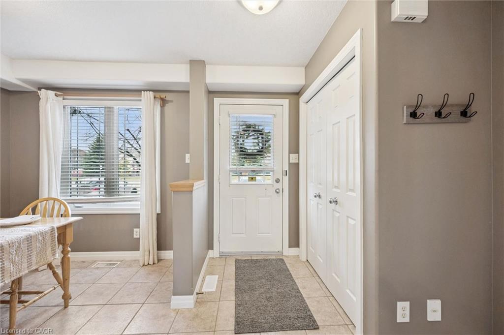 54-535 Windflower Crescent, Kitchener, ON, N2E 4L7 photo 3