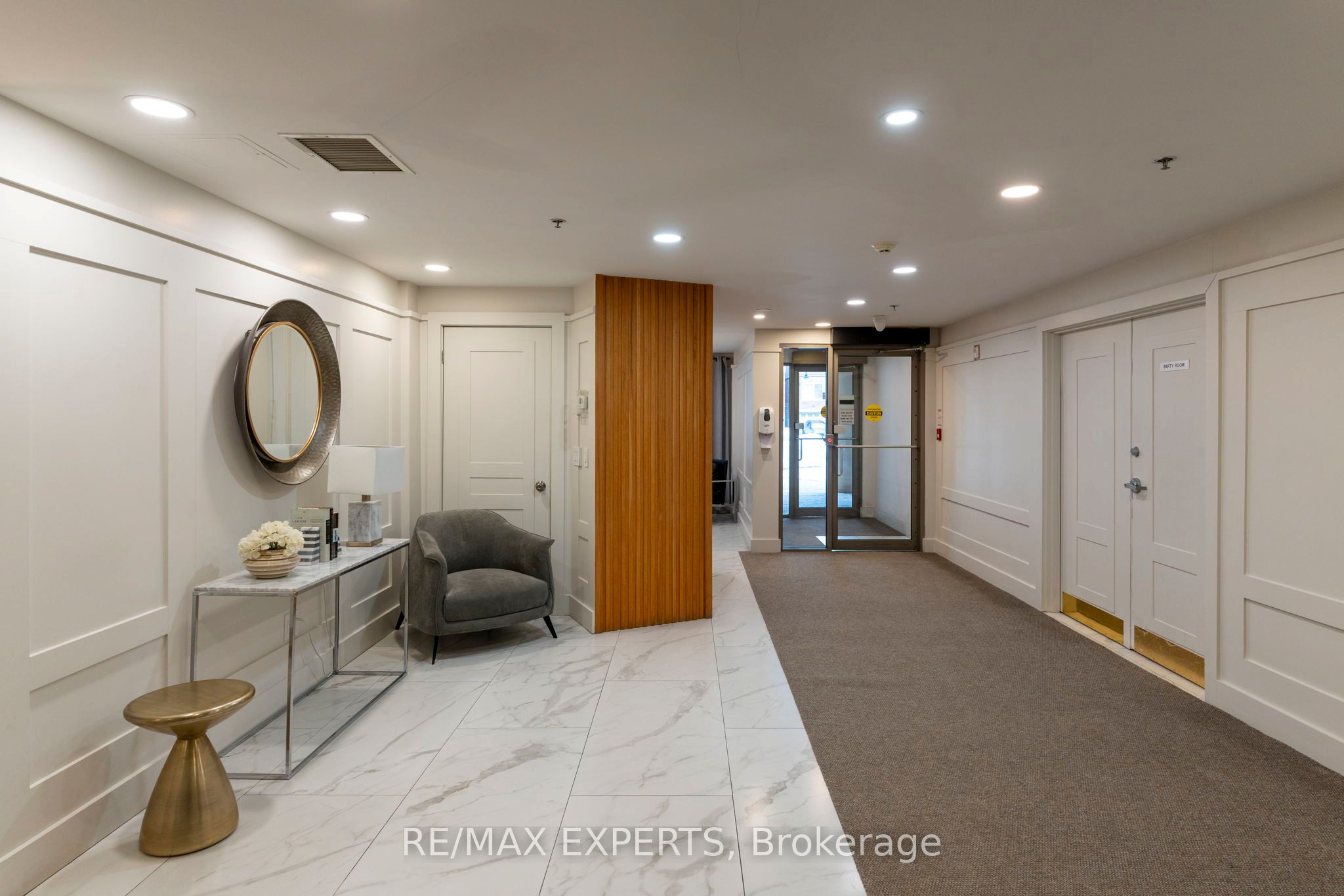 Additional image 2 of 212-8026 Kipling Avenue, Vaughan, ON, L4L 2A1