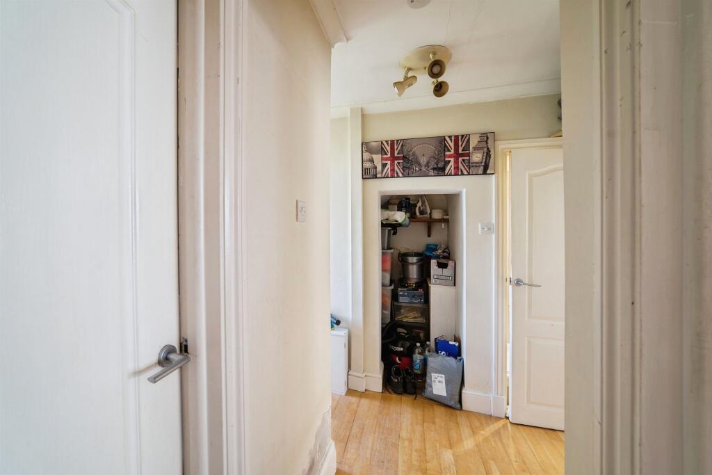 Additional image 13 of St. Lawrence Way, Bricket Wood, St. Albans