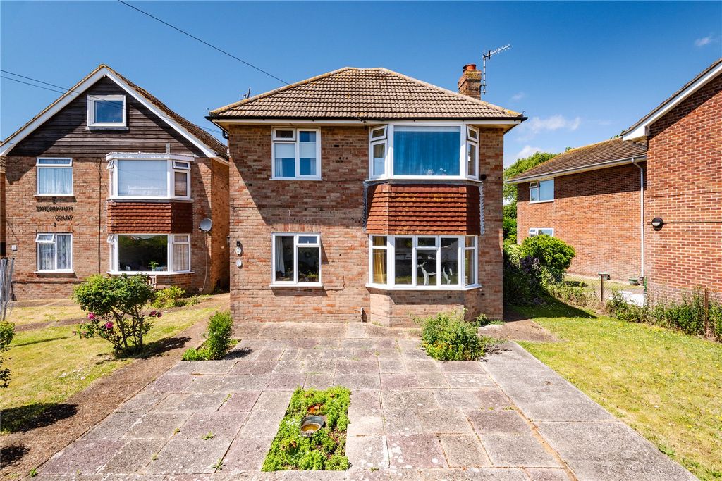 2 bed flat for saleSandringham Court, 17 Old Salts Farm Road, Lancing, West Sussex BN15