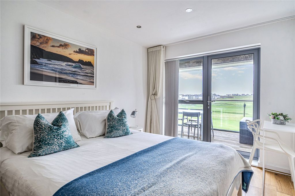 Additional image 9 of 3 bed flat for saleAzure, Headland Road, Newquay TR7