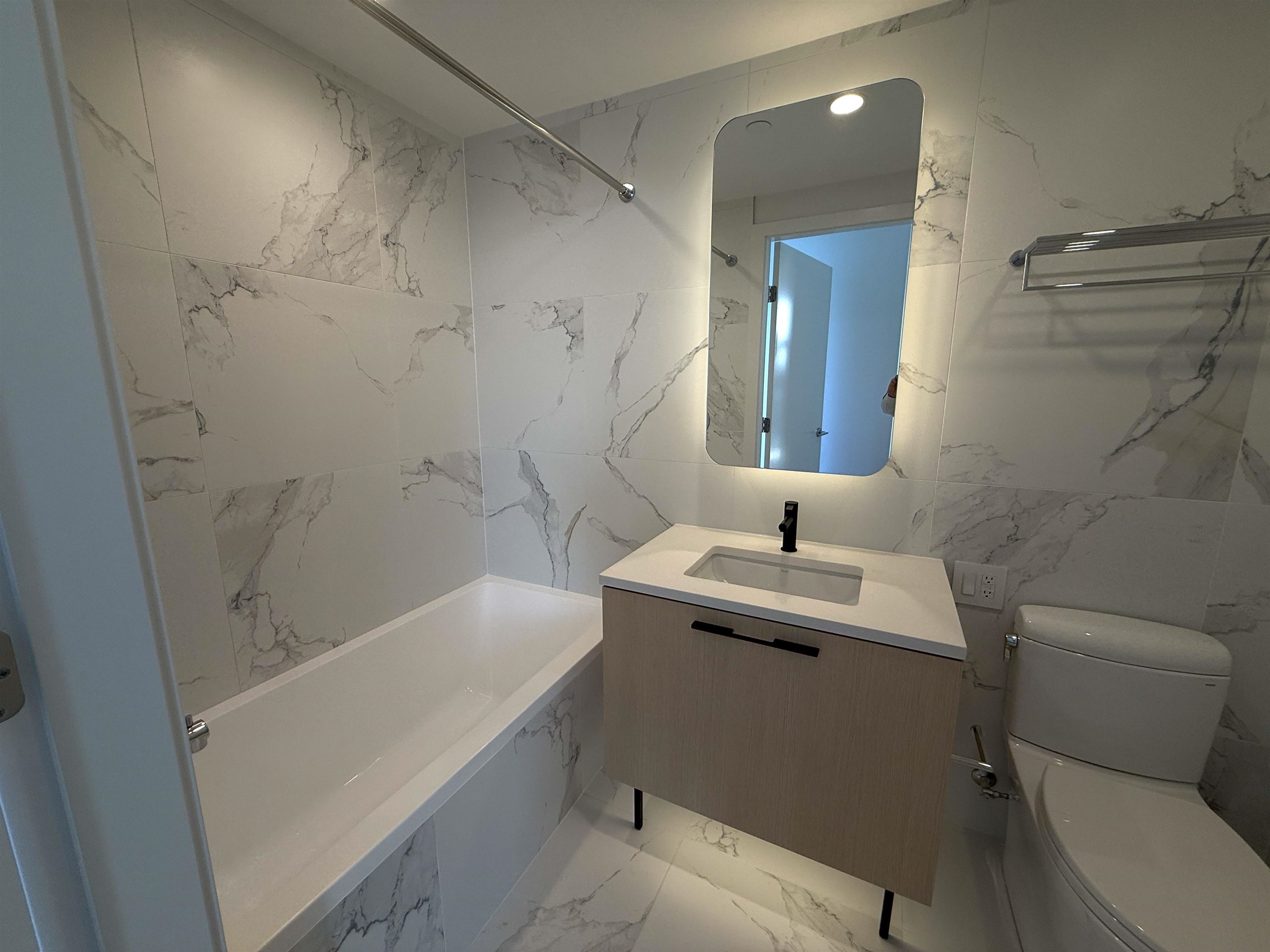 Additional image 4 of 5XX-2729 Kingsway , Vancouver, BC, V5R 0M6
