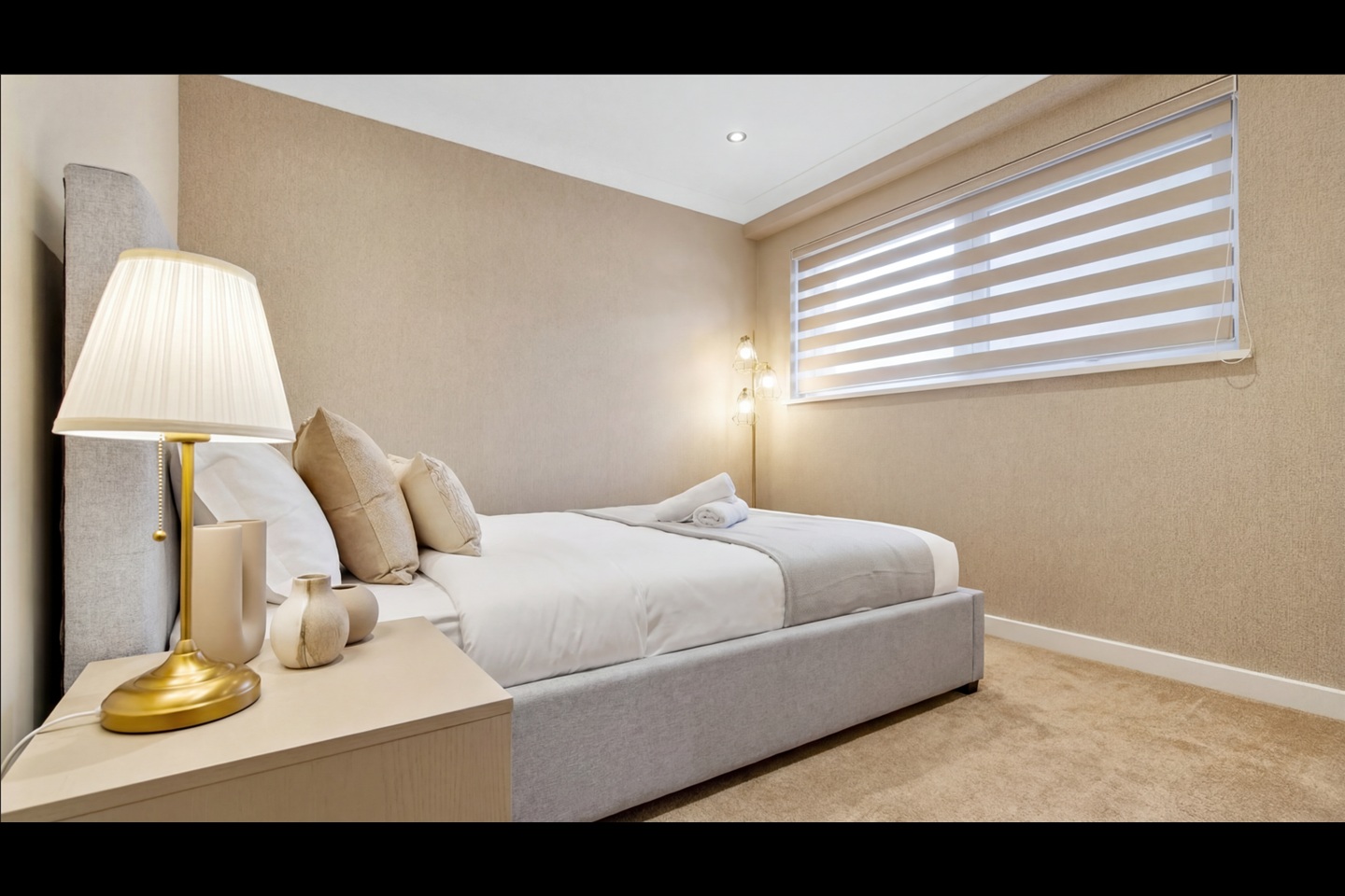 4 Bed Semi-Detached House, William Mews, SW1X, N1 7GU photo 3