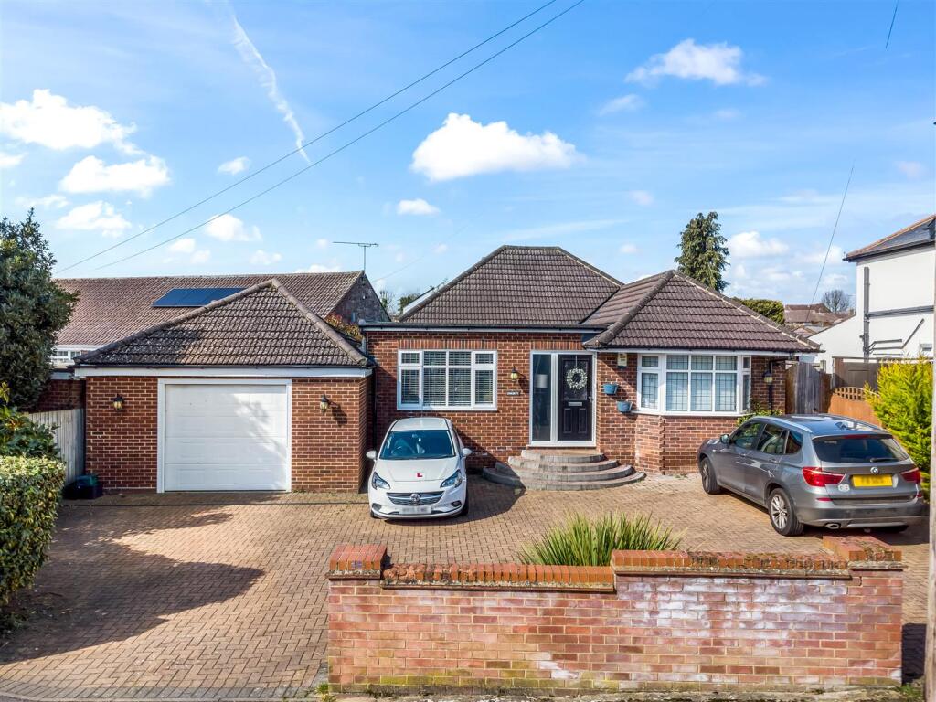 Holloways Lane, Welham Green
