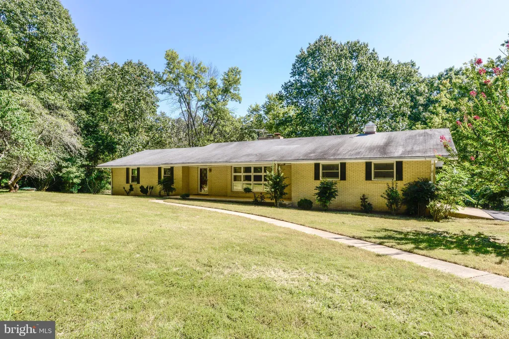 6819 General Longstreets Line, Manassas, VA 20109