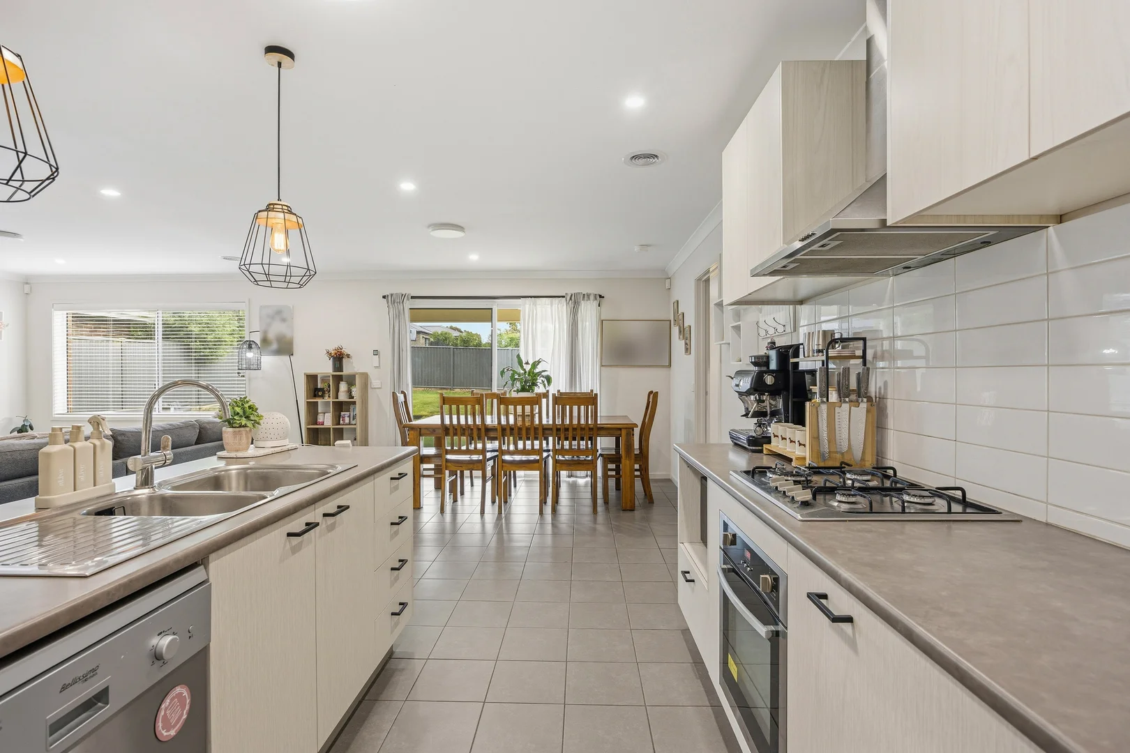 4 Evans Park Drive, Ararat VIC 3377 photo 5