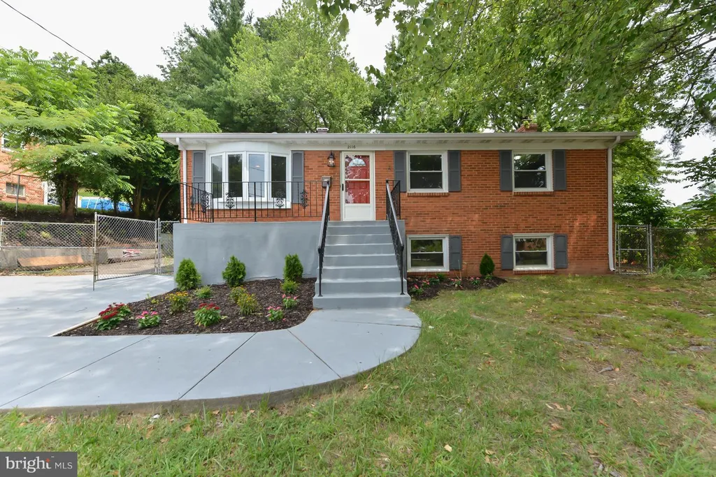 2116 Longview Drive, Woodbridge, VA 22191
