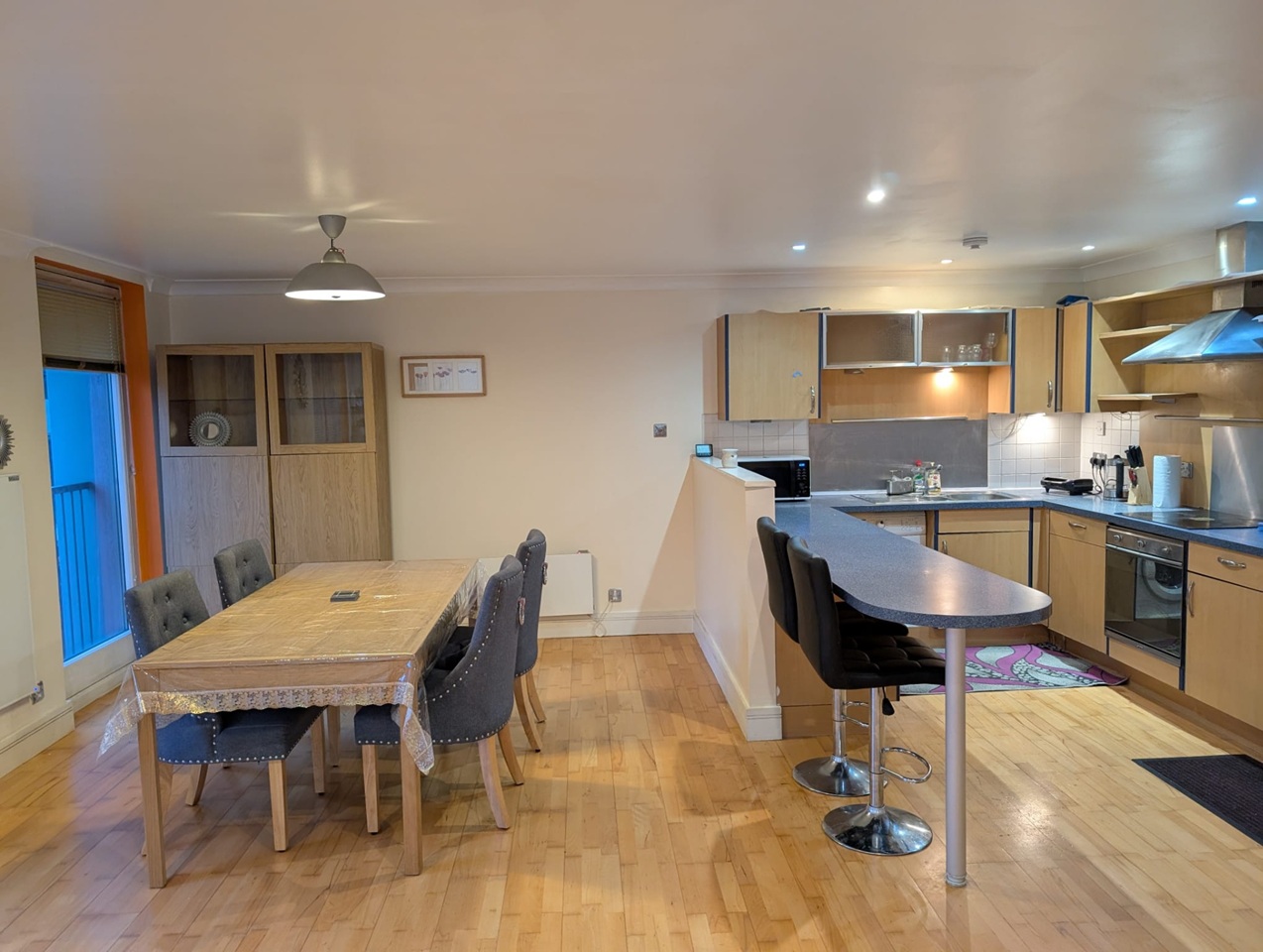 2 Bed Flat, Argyle Street, G2, N1 7GU photo 4