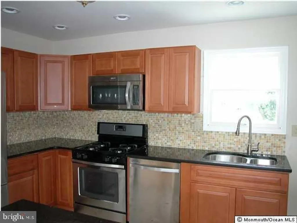 131 Huntley Avenue, Bayville, NJ 08721