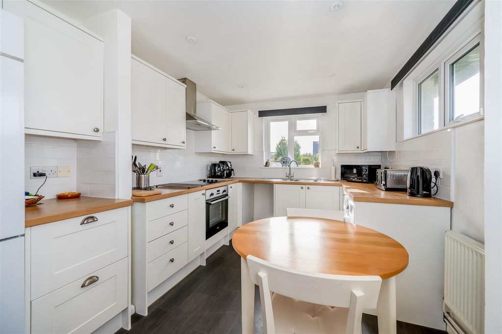 Additional image 3 of 2 bed detached bungalow for saleSpringfield Close, Birdham, Chichester PO20