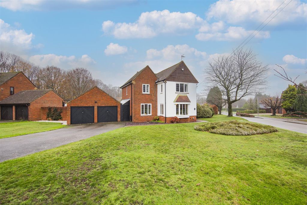 3 bed detached house for saleMeteor Road, West Malling ME19