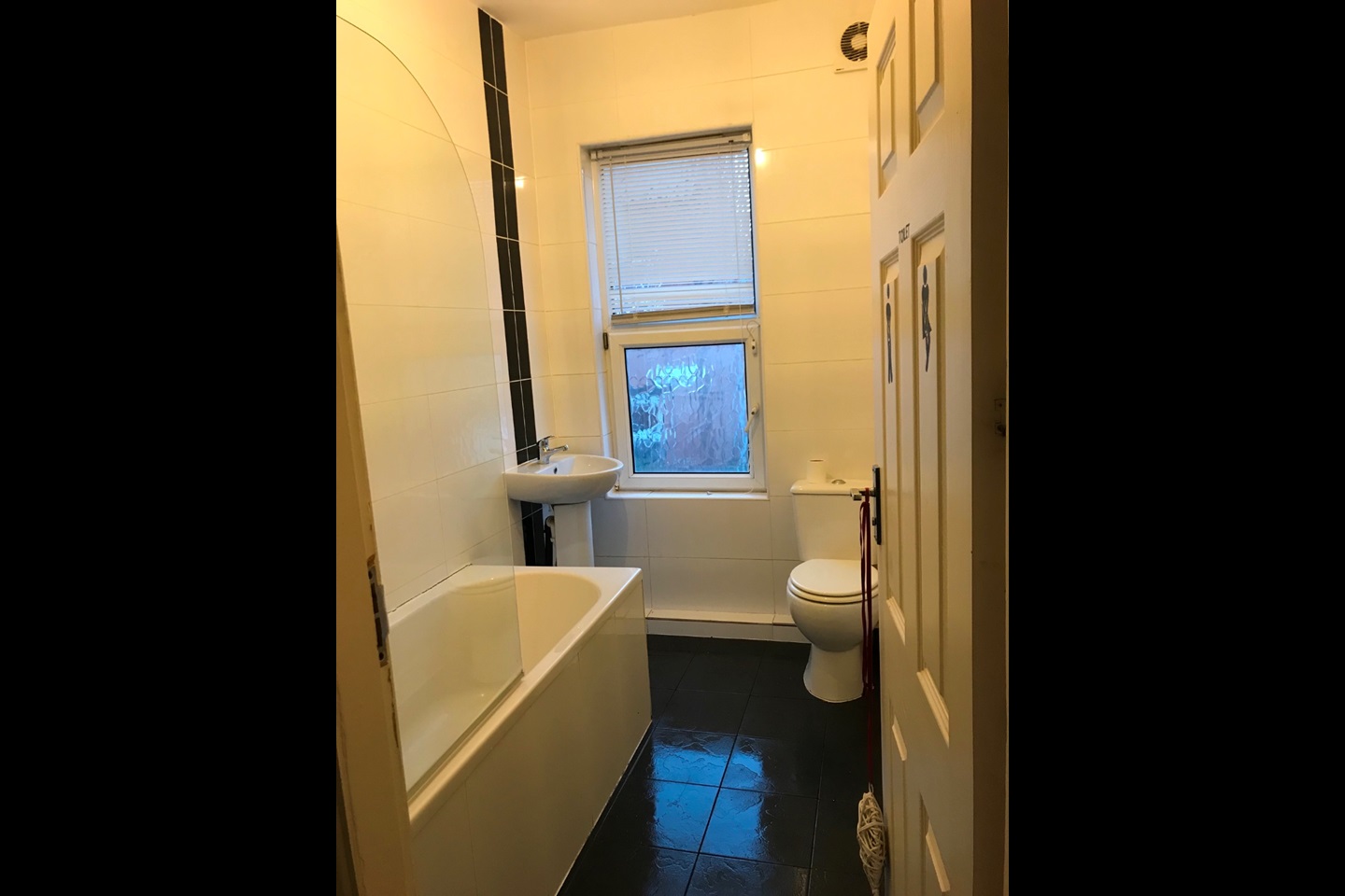 3 Bed Flat, Aberdeen Grove, LS12, N1 7GU photo 5