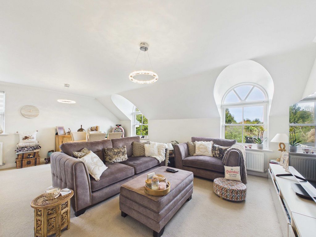 2 bed flat for saleThorpe Hall Avenue, Southend-On-Sea SS1