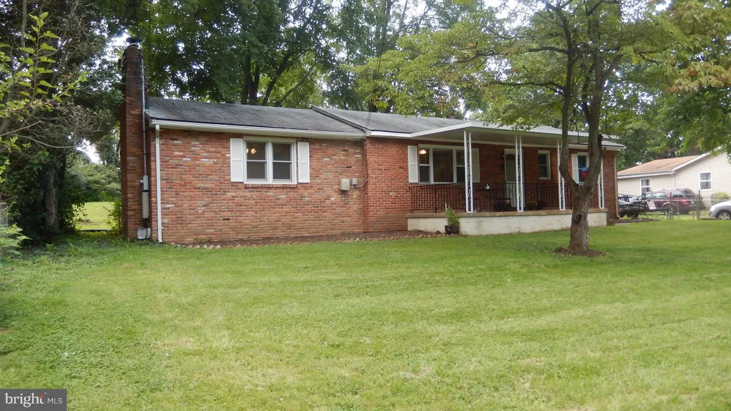 8004 McLean Street, Manassas, VA 20111