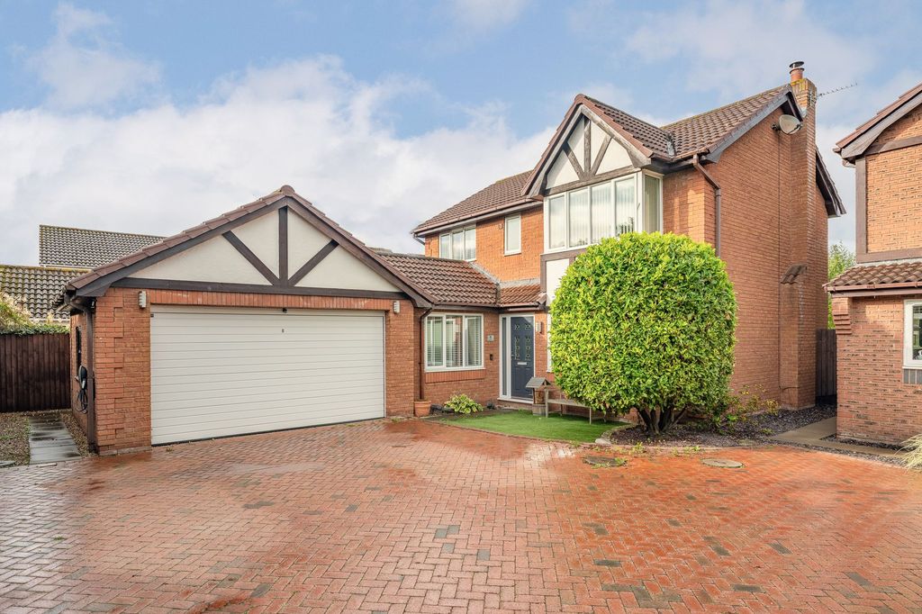 4 bed detached house for saleFfordd Parc Castell, Bodelwyddan LL18