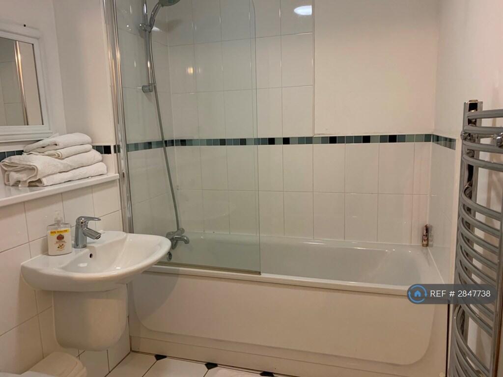 Wheeleys Lane, Birmingham, B15 photo 2