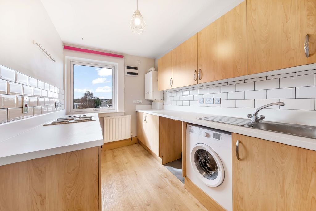 Additional image 2 of 2 bed flat for saleHappyhillock Road, Dundee DD4