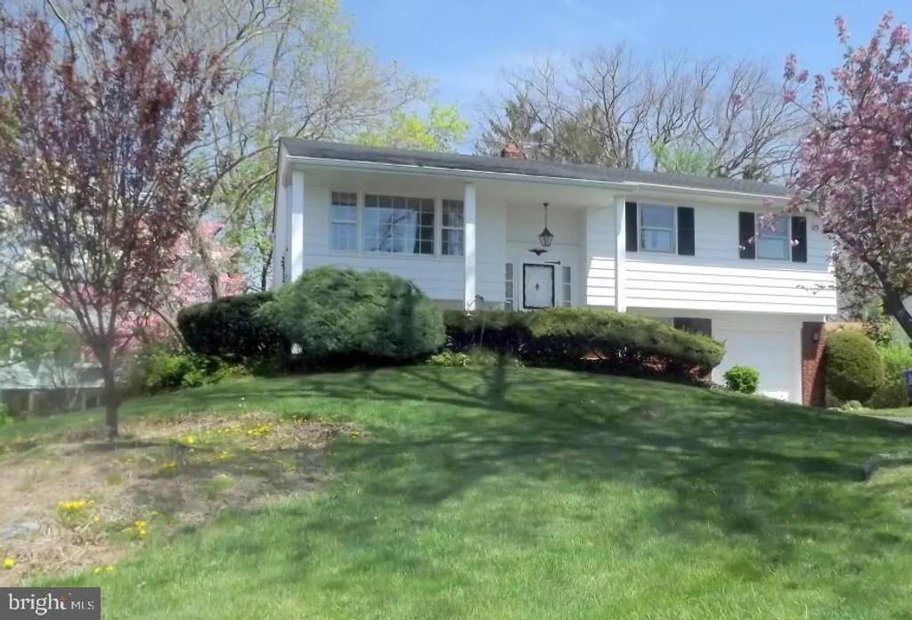 6 Poplar Place, Toms River, NJ 08753