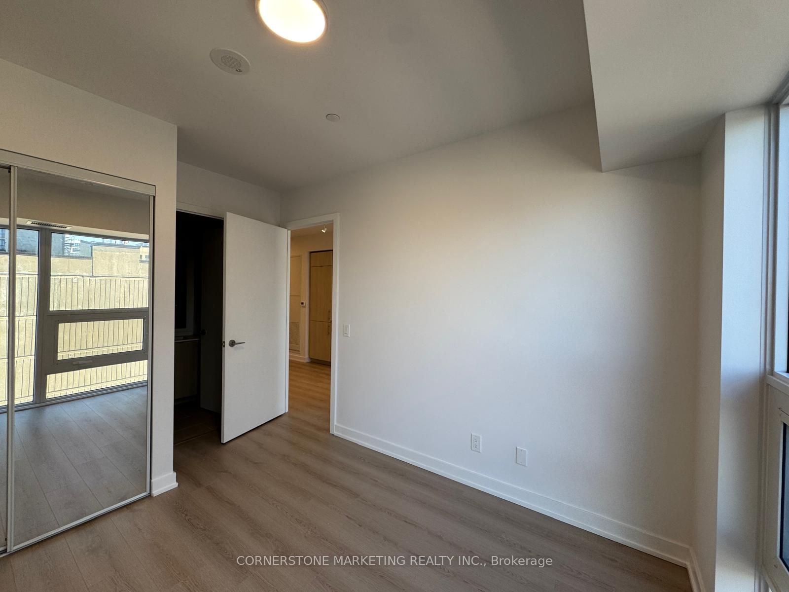 1015-100 Queen Street E, Toronto, ON, M5C 0B5