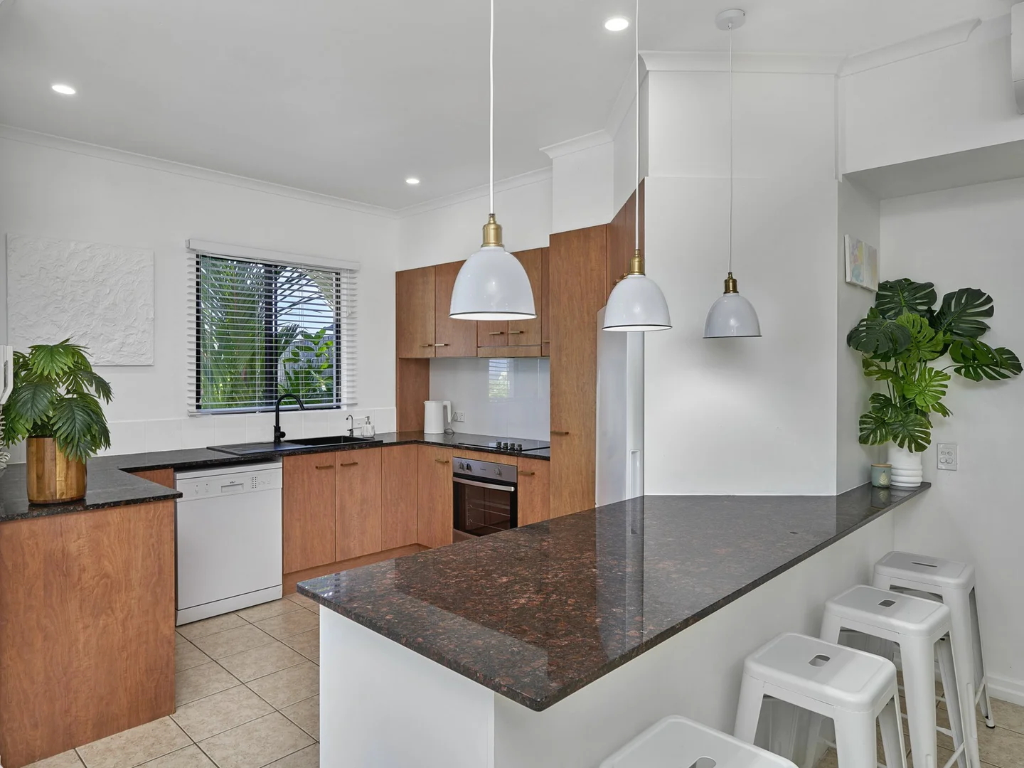 Additional image 6 of 11/5-7 Arlington Esplanade, Clifton Beach QLD 4879