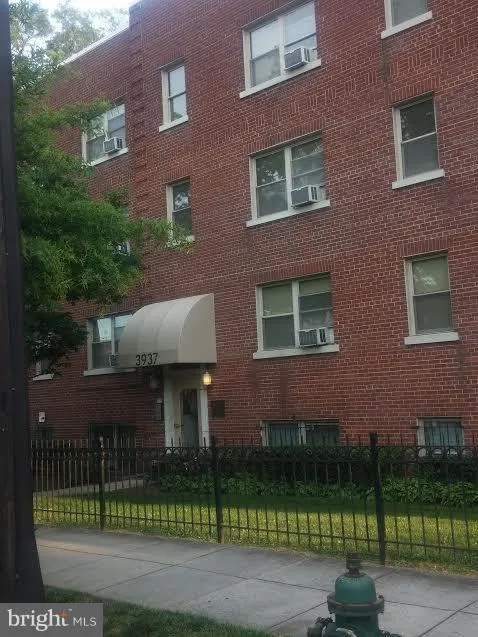 3937 S Street SE Unit 8A, Washington, DC 20020 photo 2