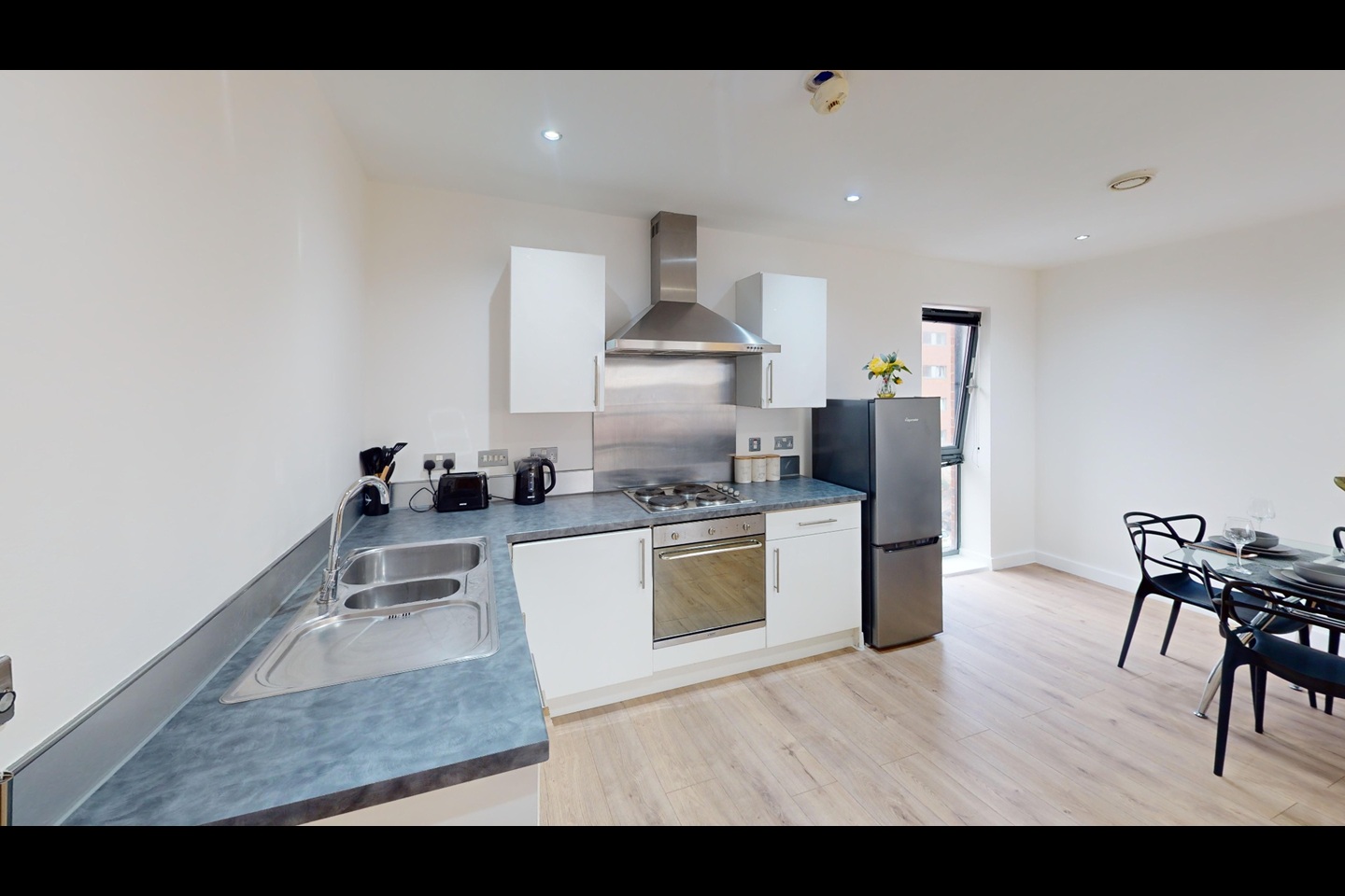 2 Bed Flat, The Reach, L3, N1 7GU photo 4