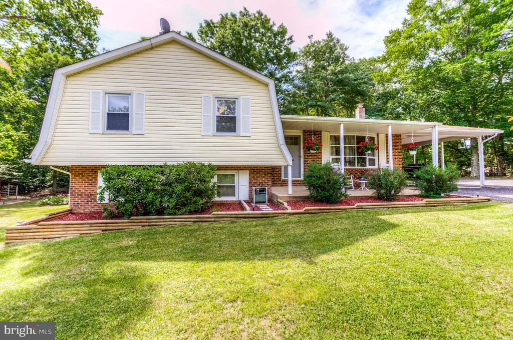 6230 Cracklingtown Road, Hughesville, MD 20637