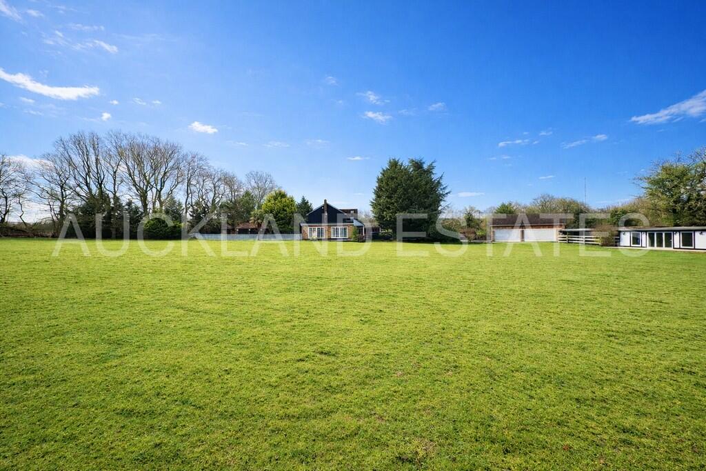 Foxes Lane, Brookmans Park, AL9 photo 3