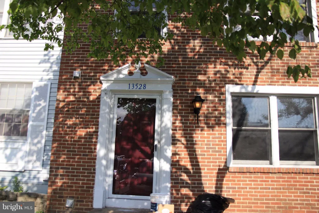13528 Bentley Circle, Woodbridge, VA 22192