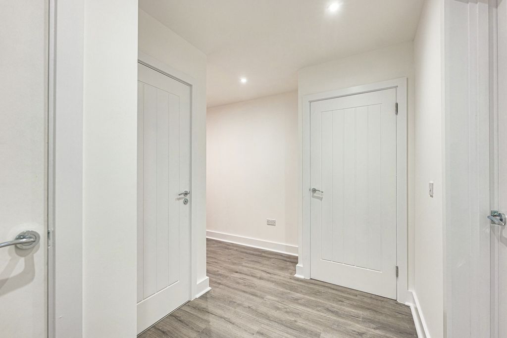Additional image 11 of 1 bed flat for saleHigh Street, Rayleigh SS6