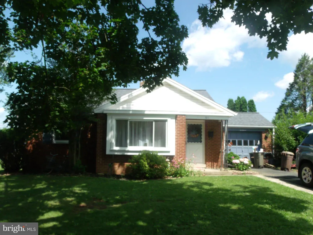 611 Walton Street, Lemoyne, PA 17043