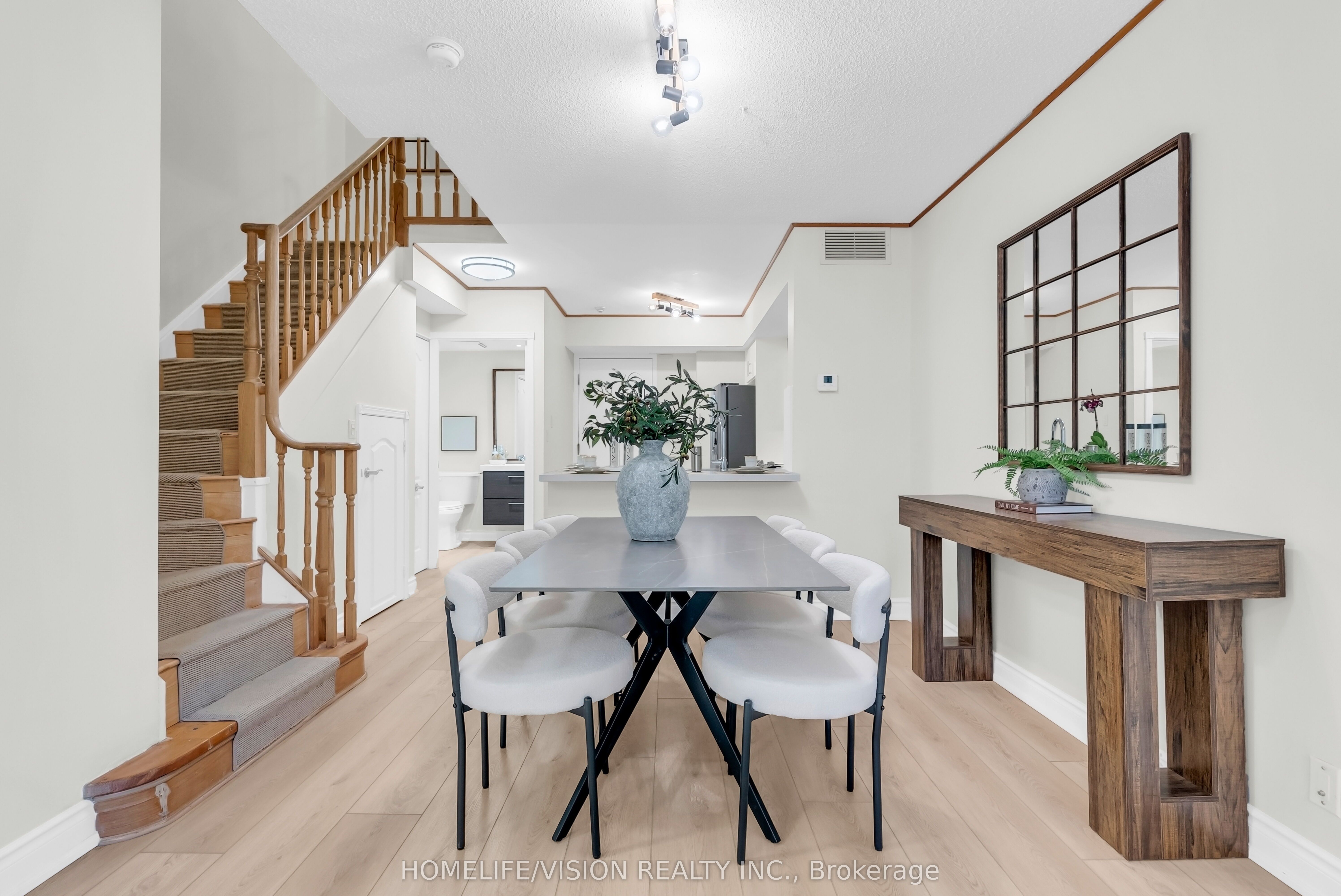 1229-28 Sommerset Way, Toronto, ON, M2N 6W7
