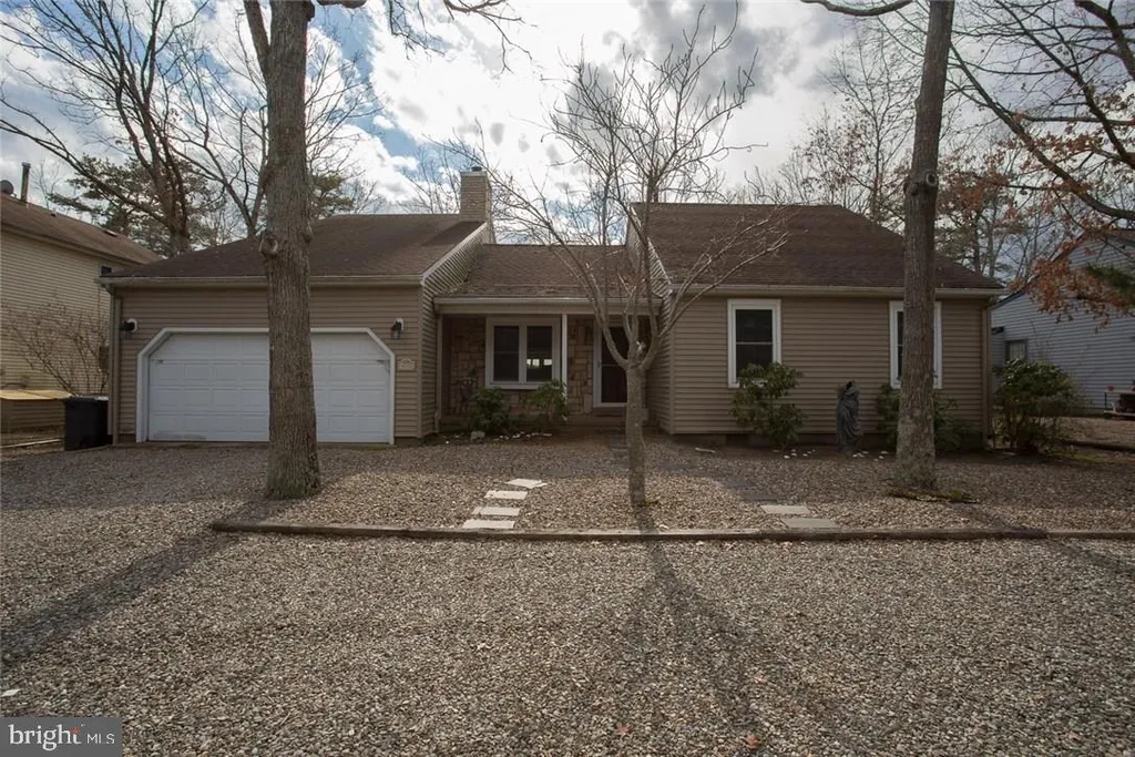 100 Jennings Road, Manahawkin, NJ 08050
