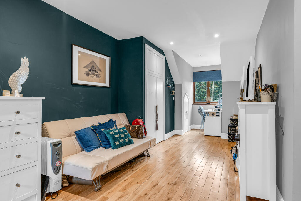 Additional image 17 of Canonsfield Road, Welwyn, Hertfordshire, AL6