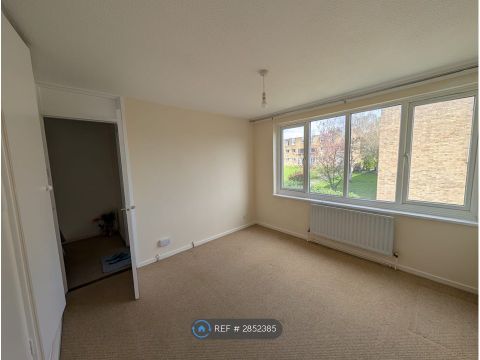 Turnpike Link, Croydon CR0, Room to rent
