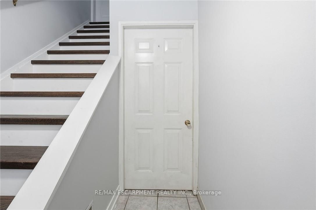 Additional image 6 of 92 Gary Avenue, Hamilton, ON, L8S 1Y5