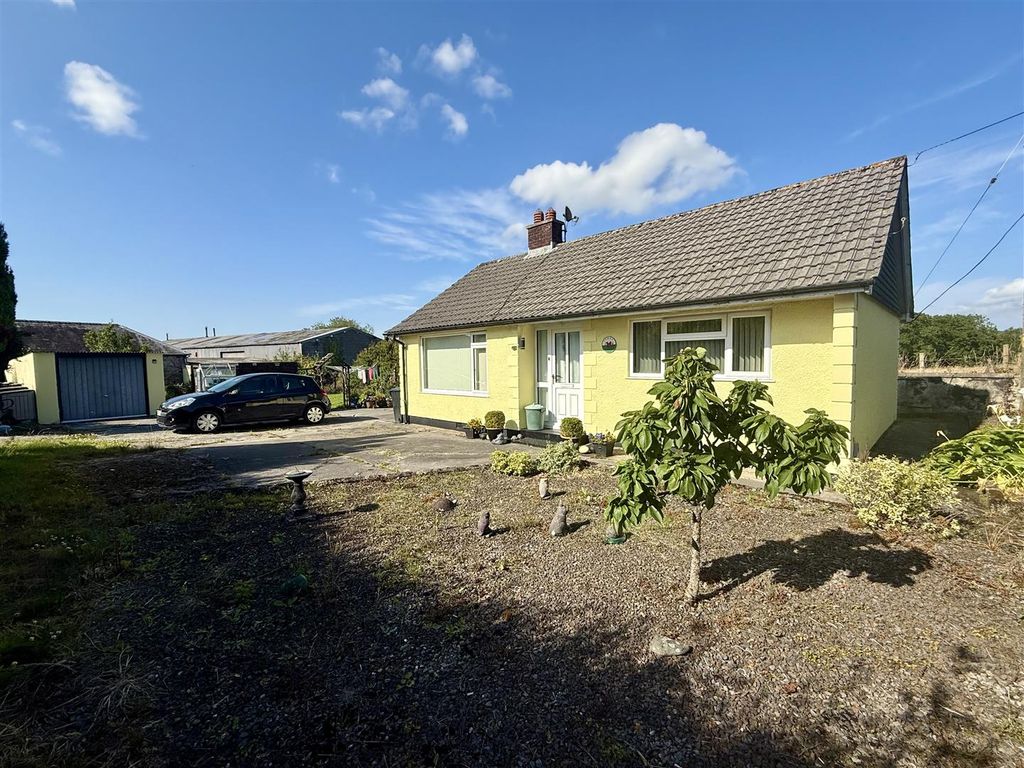 2 bed detached bungalow for saleFelinfach, Lampeter SA48