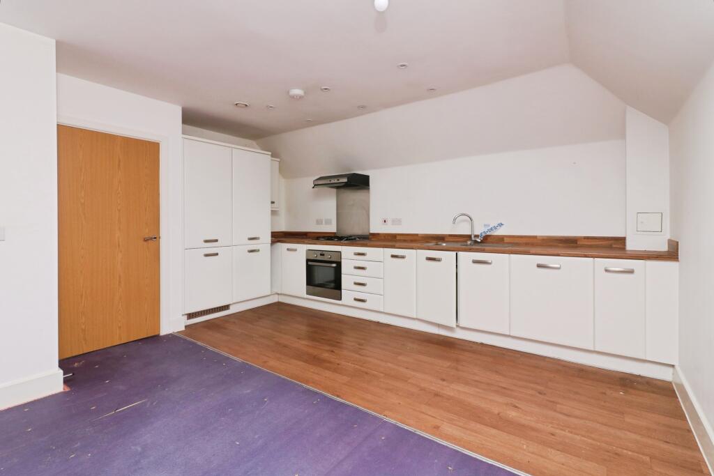 Additional image 3 of Henwyk Lodge, Welwyn, AL6