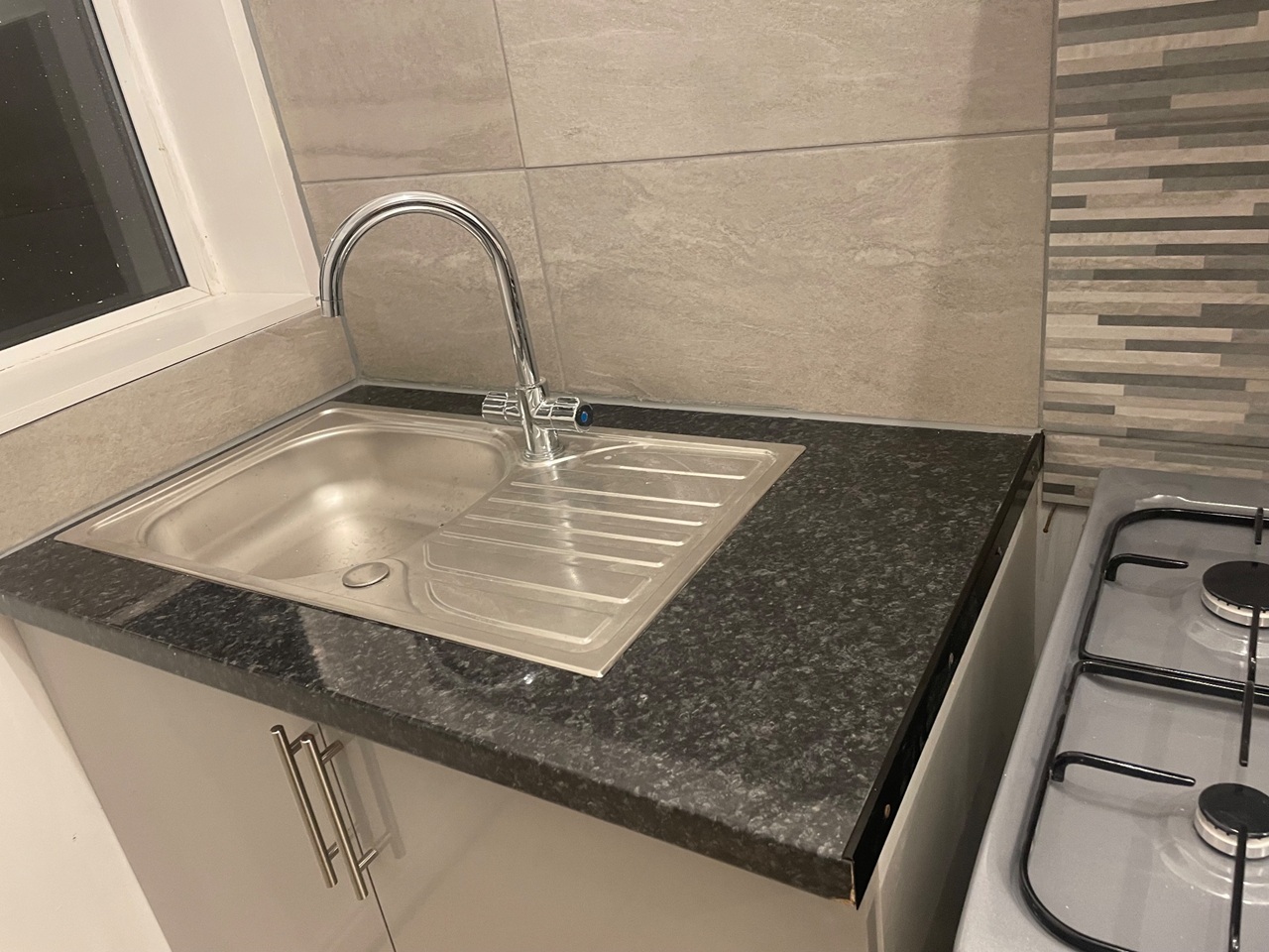 2 Bed Flat, Ayres Road, M16, N1 7GU photo 3