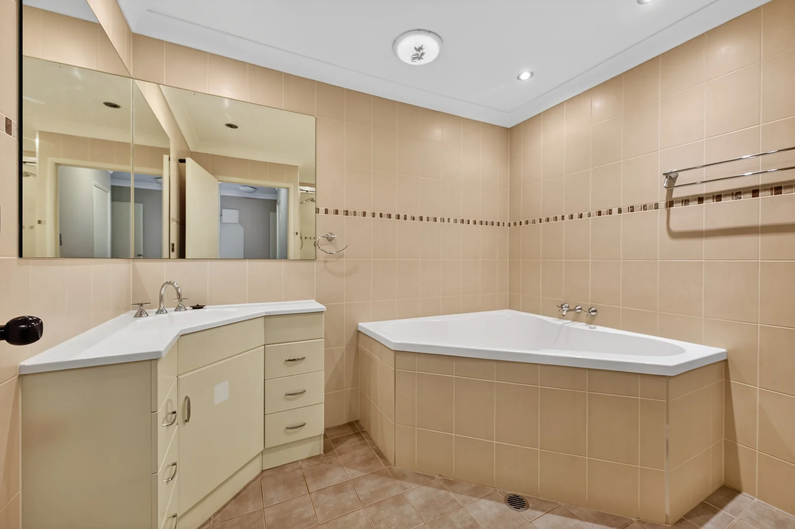 Additional image 7 of 2/36 Bayswater Road, Hyde Park QLD 4812